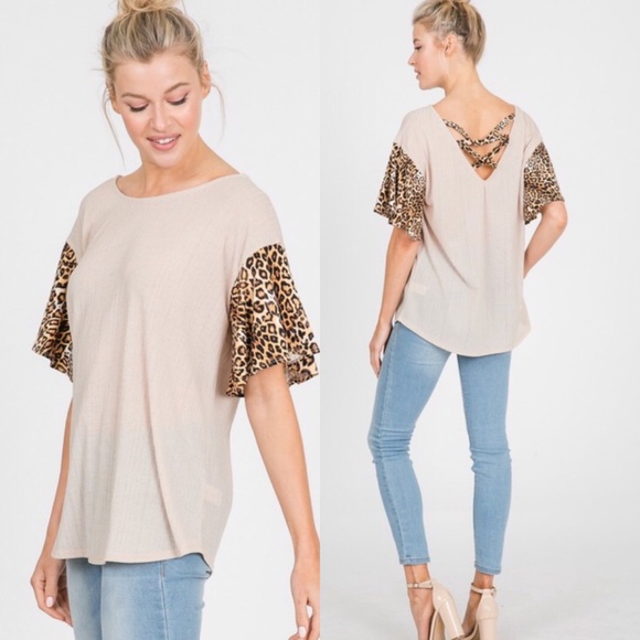 🔥Taupe Top With Leopard Print Ruffle Sleeves - Picture 2 of 6